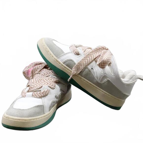 Steve Madden Shoes - "Steve Madden"Sz.8 ROARING White, Light Gray & Green Low-Top Sneakers.Great Cond